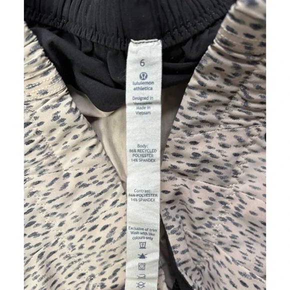 Lululemon Women's Size 6 Spring Break Away Shorts Drawstring Cuffed Dottie Dash - Picture 3 of 8